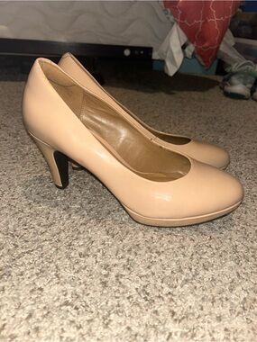 Classic Women's Nude Pump Heels